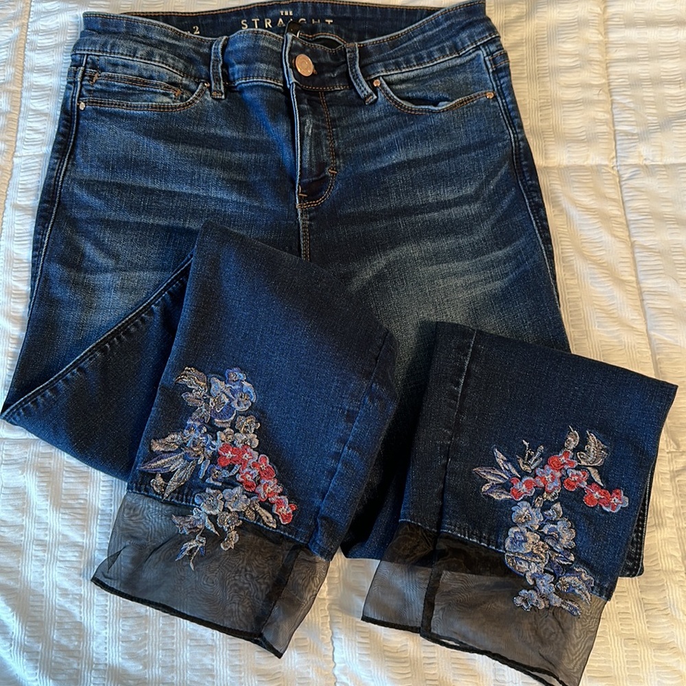 💥💁‍♀️WHITE HOUSE BLACK MARKET~ THE STRAIGHT CROP SIZE 2